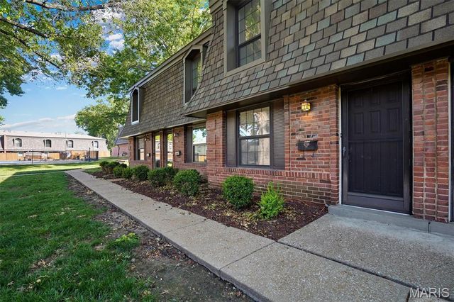 4234 Burnett Walk, Mehlville, MO 63125