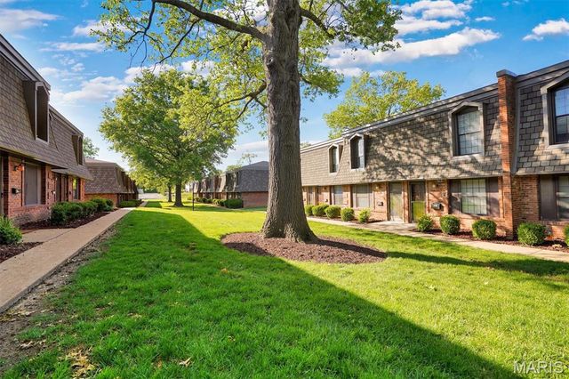 4234 Burnett Walk, Mehlville, MO 63125
