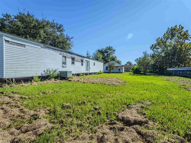 2352 Salmon Street, Lake Charles, LA 70605