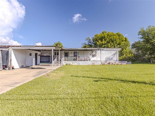 2352 Salmon Street, Lake Charles, LA 70605