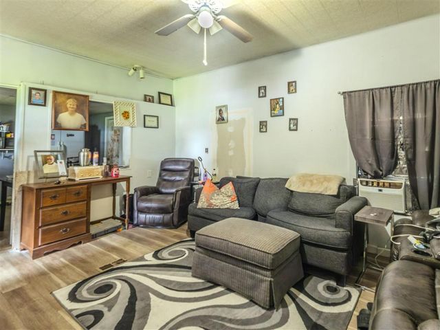 2352 Salmon Street, Lake Charles, LA 70605