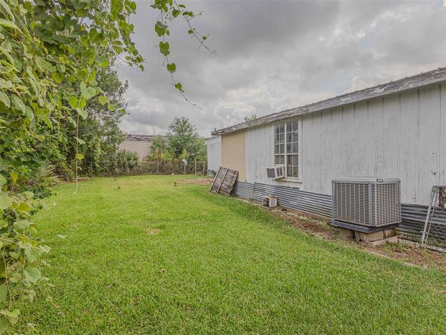 2352 Salmon Street, Lake Charles, LA 70605