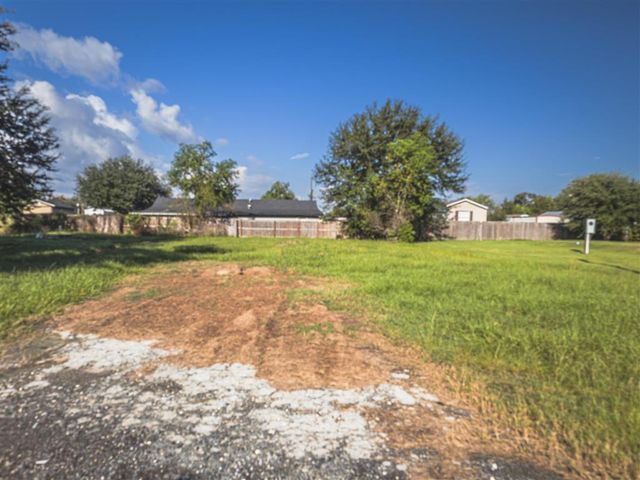2352 Salmon Street, Lake Charles, LA 70605