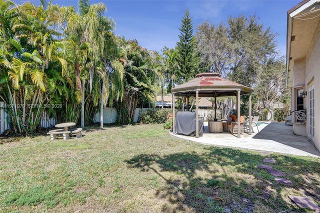 14681 Poplar Hill Ct, Davie, FL 33325