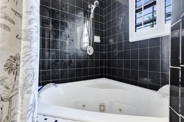 14681 Poplar Hill Ct, Davie, FL 33325