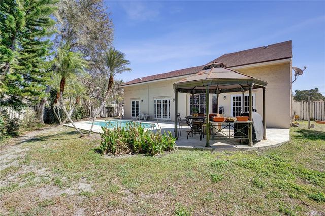 14681 Poplar Hill Ct, Davie, FL 33325