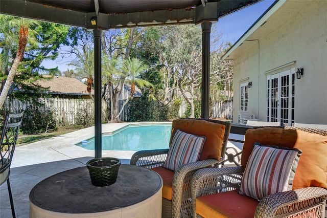 14681 Poplar Hill Ct, Davie, FL 33325