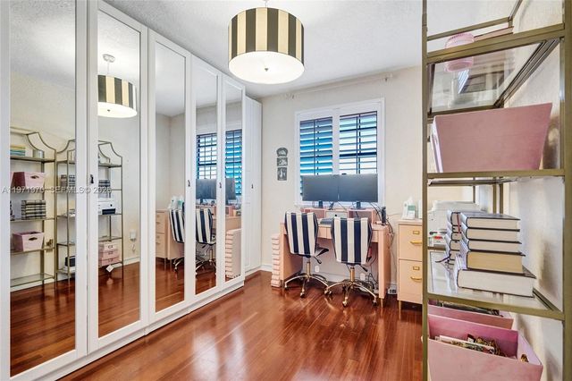 14681 Poplar Hill Ct, Davie, FL 33325