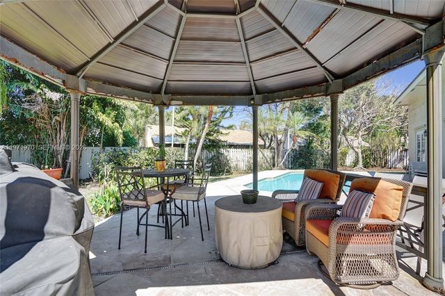 14681 Poplar Hill Ct, Davie, FL 33325