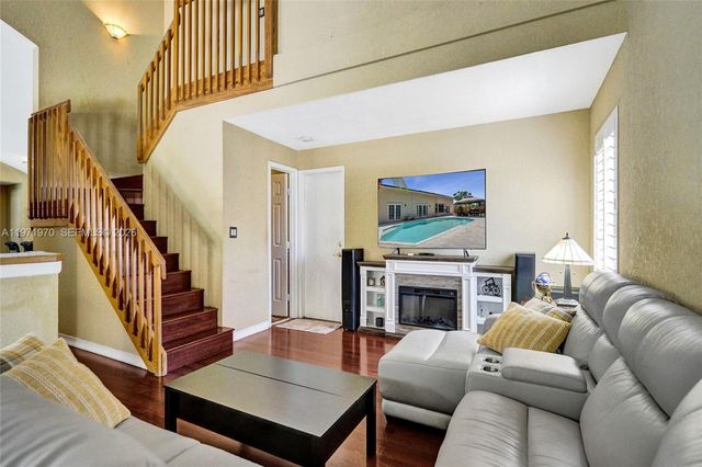 14681 Poplar Hill Ct, Davie, FL 33325