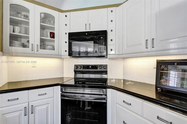 14681 Poplar Hill Ct, Davie, FL 33325