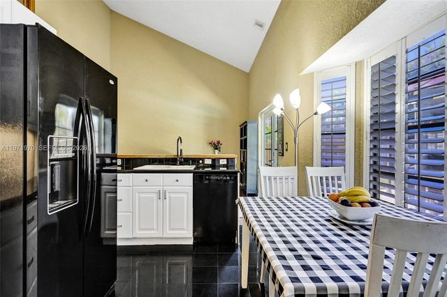 14681 Poplar Hill Ct, Davie, FL 33325