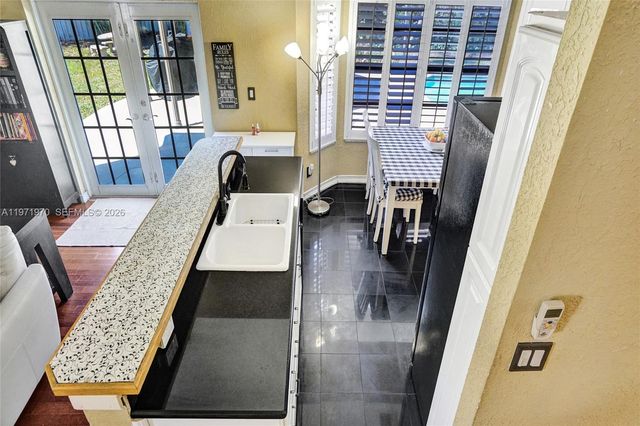 14681 Poplar Hill Ct, Davie, FL 33325