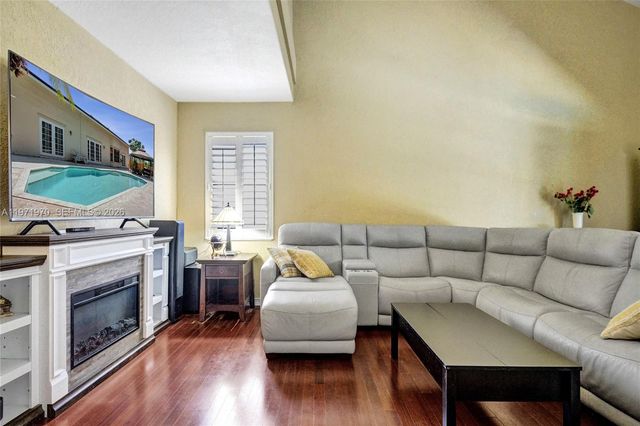 14681 Poplar Hill Ct, Davie, FL 33325