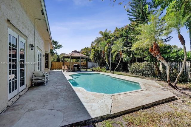 14681 Poplar Hill Ct, Davie, FL 33325