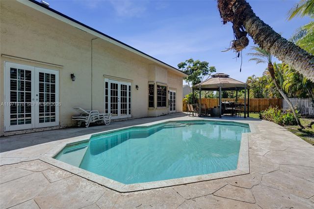 14681 Poplar Hill Ct, Davie, FL 33325