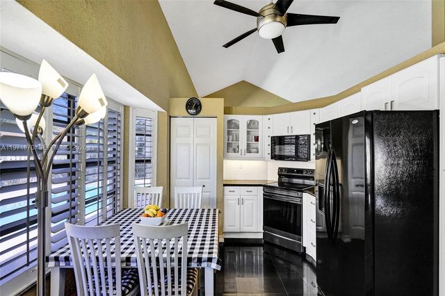 14681 Poplar Hill Ct, Davie, FL 33325