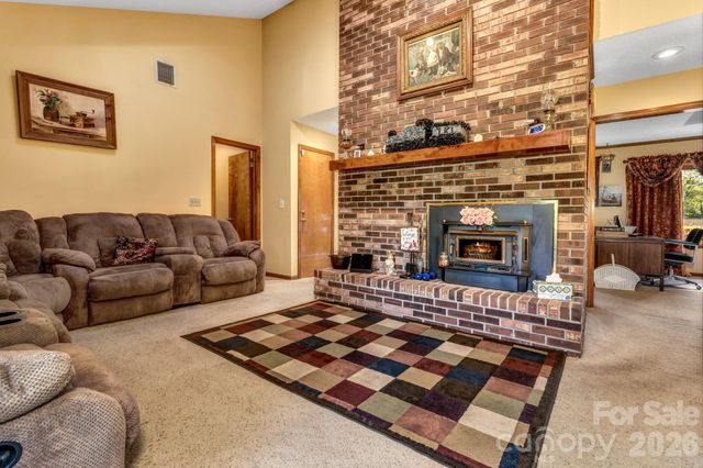 218 Brown Road, Hendersonville, NC 28791