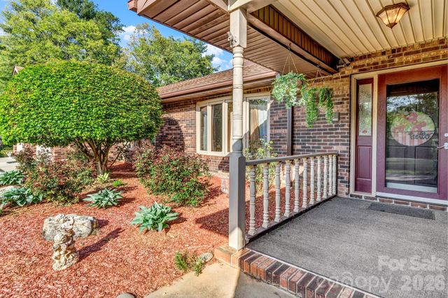218 Brown Road, Hendersonville, NC 28791