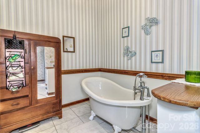 218 Brown Road, Hendersonville, NC 28791