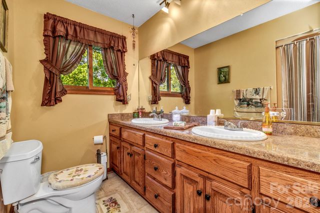 218 Brown Road, Hendersonville, NC 28791