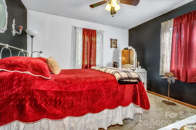 218 Brown Road, Hendersonville, NC 28791