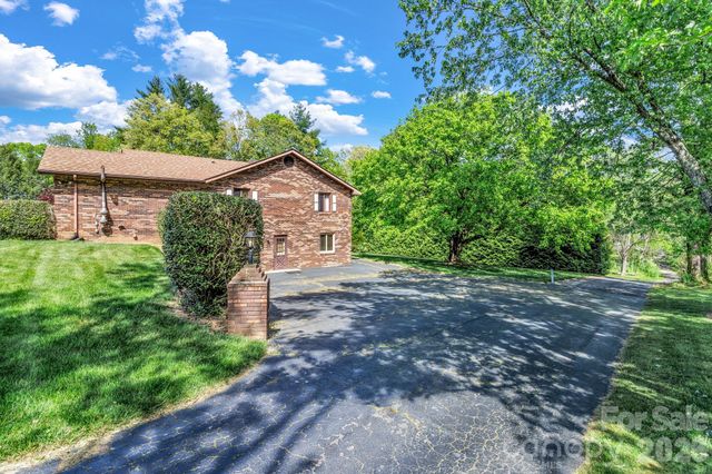 218 Brown Road, Hendersonville, NC 28791