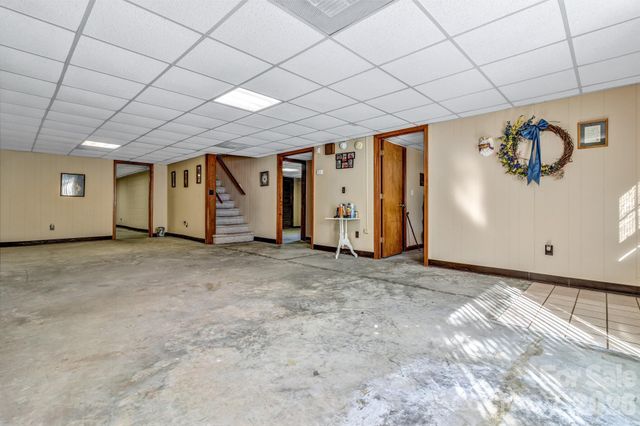 218 Brown Road, Hendersonville, NC 28791