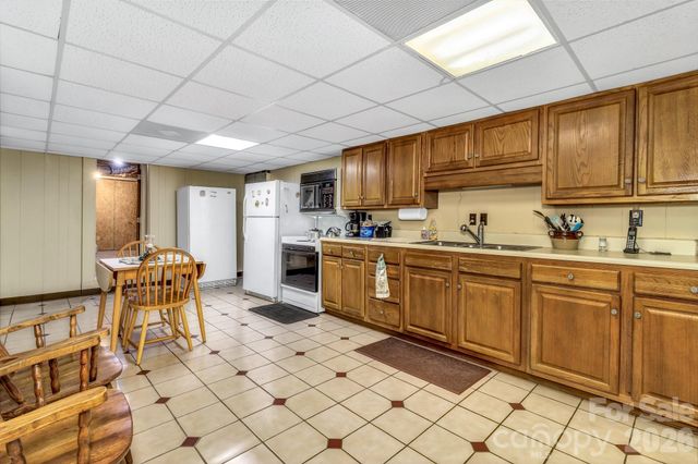 218 Brown Road, Hendersonville, NC 28791
