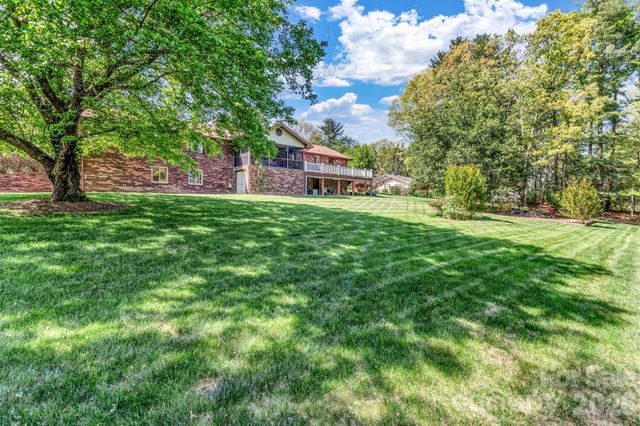 218 Brown Road, Hendersonville, NC 28791