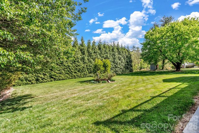 218 Brown Road, Hendersonville, NC 28791