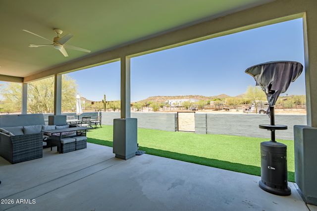 48129 N 15TH Avenue, New River, AZ 85087