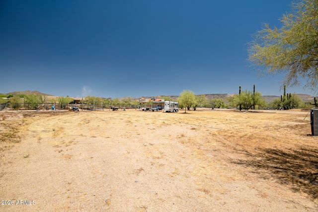 48129 N 15TH Avenue, New River, AZ 85087