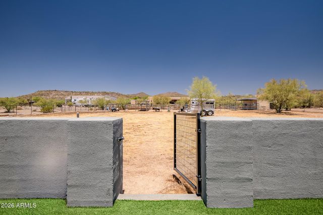 48129 N 15TH Avenue, New River, AZ 85087