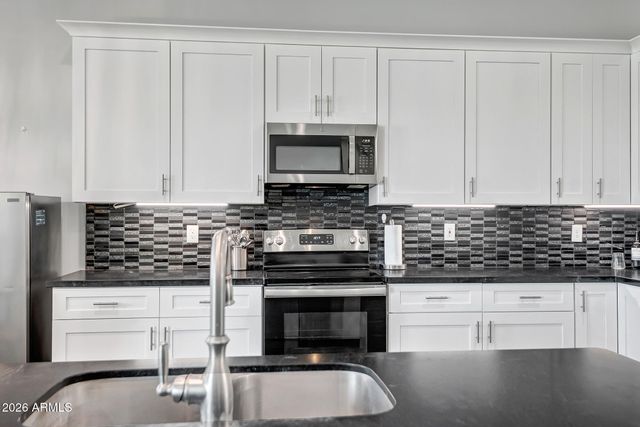 48129 N 15TH Avenue, New River, AZ 85087