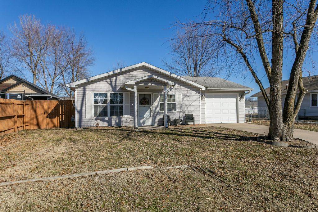 3509 WESTWIND DR, Columbia, MO 65202