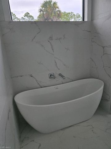 3943 16th AVE NE, Naples, FL 34120