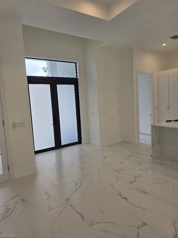 3943 16th AVE NE, Naples, FL 34120