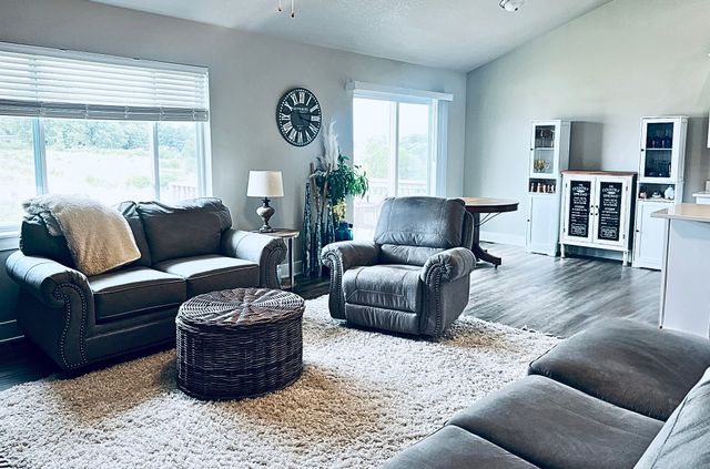 2944 Prairieside Place, Norwalk, IA 50211