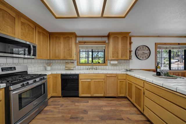 20127 Brushy Ridge Trl, Colfax, CA 95713
