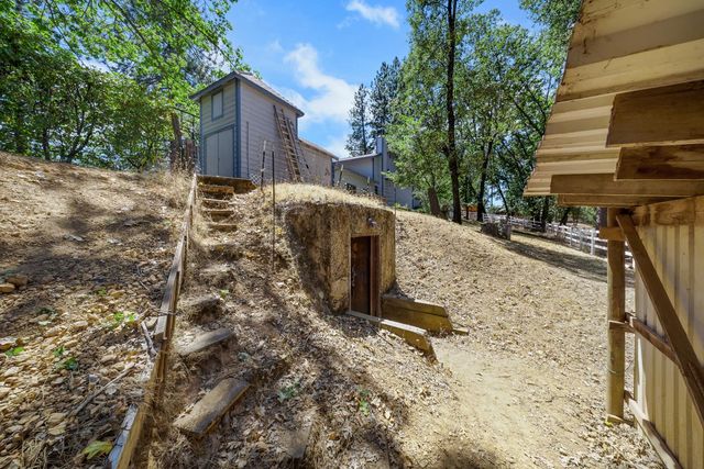 20127 Brushy Ridge Trl, Colfax, CA 95713