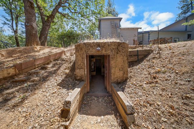 20127 Brushy Ridge Trl, Colfax, CA 95713