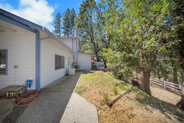 20127 Brushy Ridge Trl, Colfax, CA 95713