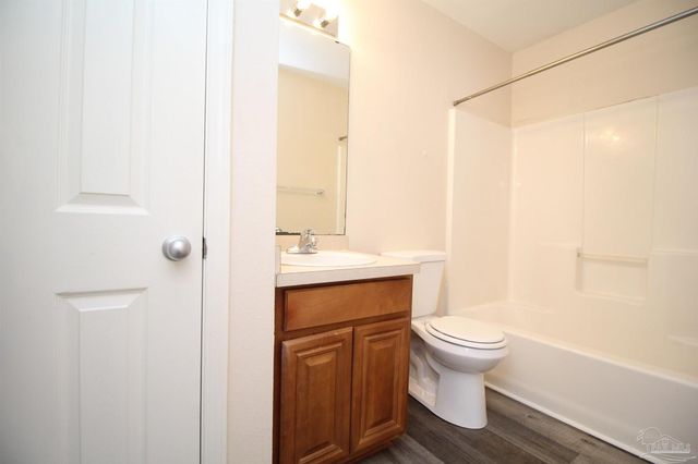 6954 Woodley Dr B, Pensacola, FL 32503