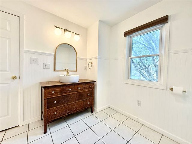 228 E Sheridan Ave, New Castle, PA 16105