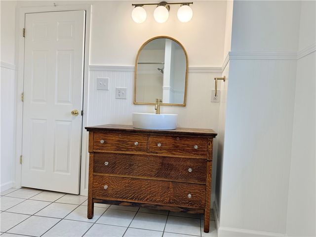 228 E Sheridan Ave, New Castle, PA 16105