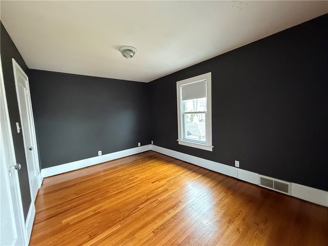 228 E Sheridan Ave, New Castle, PA 16105