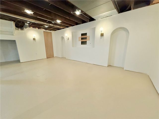 228 E Sheridan Ave, New Castle, PA 16105