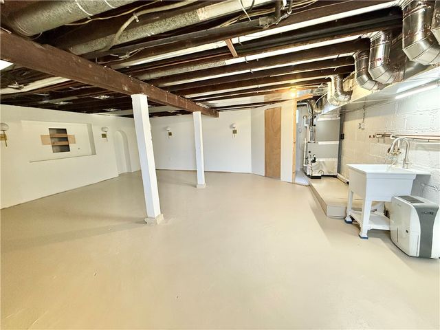 228 E Sheridan Ave, New Castle, PA 16105