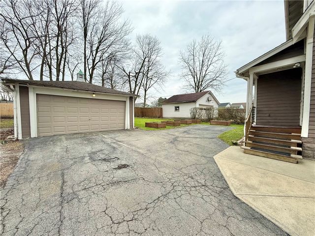 228 E Sheridan Ave, New Castle, PA 16105